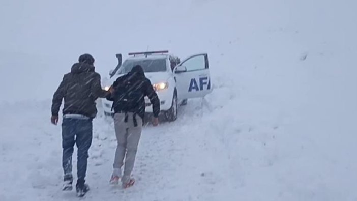 Van'da kardan mahsur kalan 4 kişi kurtarıldı