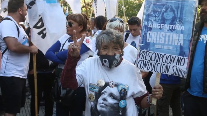 Arjantin'de cezaya çarptırılan Kirchner'e destek gösterisi