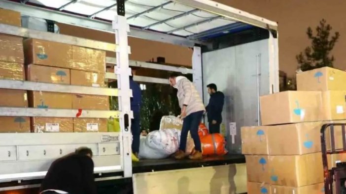 Erzurum'dan depremzedelere gıda ve giysi yardımı