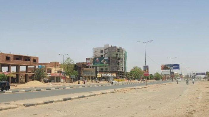 Sudan'da orduya ait savaş uçakları başkentteki bazı noktaları vurdu
