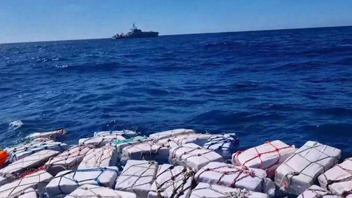 Tarihi uyuşturucu operasyonu: Akdeniz sularında 2 tonluk kokain