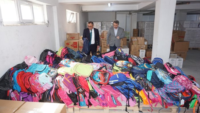 Rize’den okul çantaları Gaziantep’e doğru yola çıktı