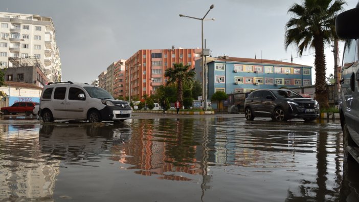 Mardin’de sağanak yağış nedeniyle trafik felç!