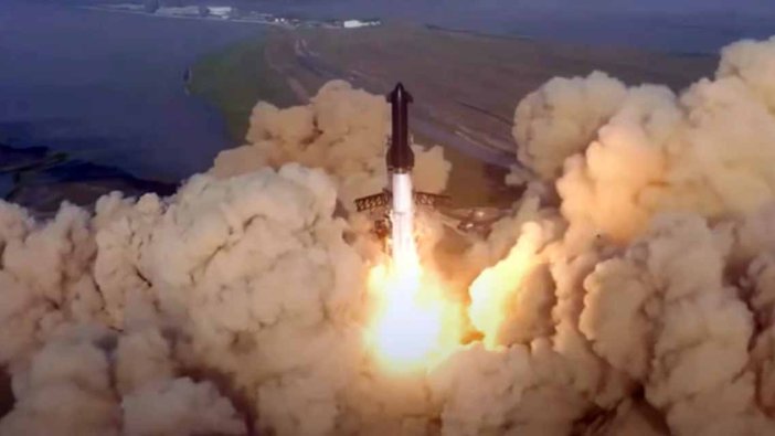 Tarihin en güçlü roketiydi! ‘SpaceX Starship’ infilak etti