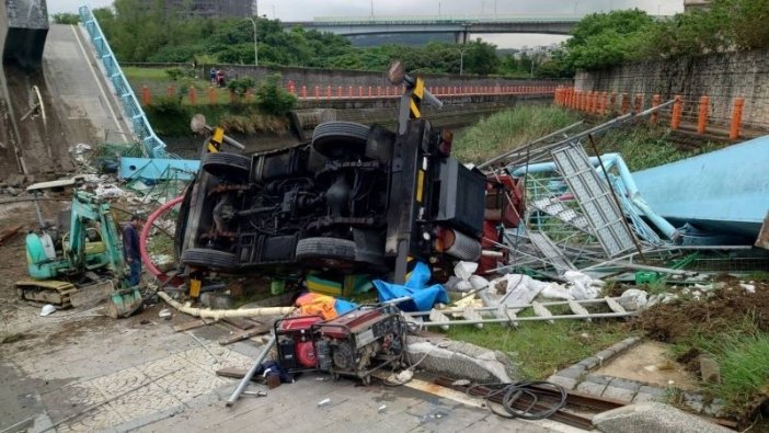 Tayvan'da köprü çöktü: 3 yaralı