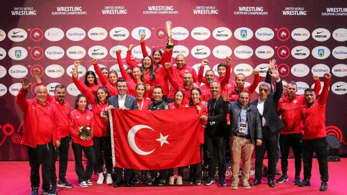 Türkiye, Büyükler Avrupa Güreş Şampiyonası'nda 17 madalya kazandı