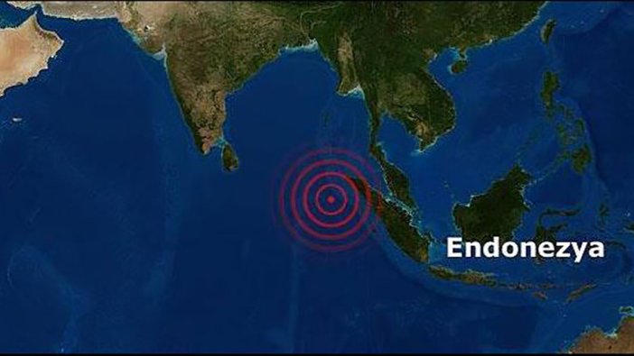 Endonezya'da 7.3'lük deprem: Tsunami uyarısı yapıldı