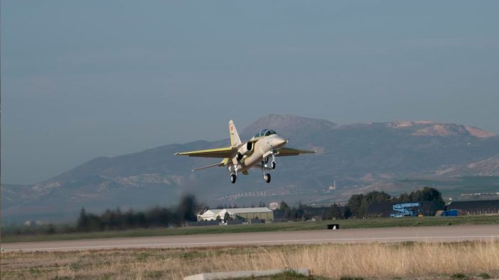 HÜRJET Jet Eğitim Uçağı ilk uçuşunu gerçekleştirdi