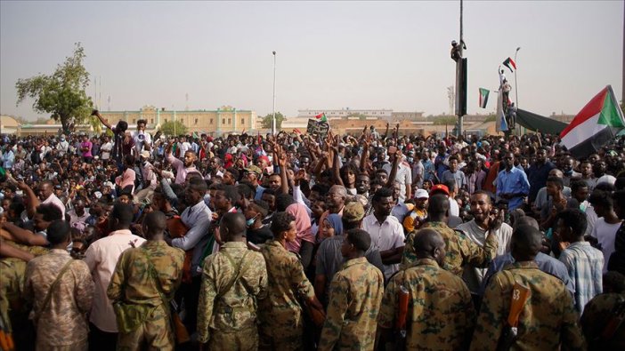 Sudan'daki çatışmalardan kaçan 16 bin kişi Güney Sudan'a ulaştı