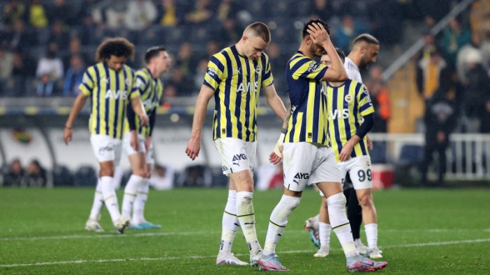 Fenerbahçe'den bir kötü haber daha: Yıldız oyuncu sakatlandı