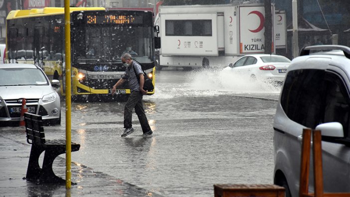 Meteoroloji'den kuvvetli yağış uyarısı!  İstanbul dahil 27 ilde etkili olacak