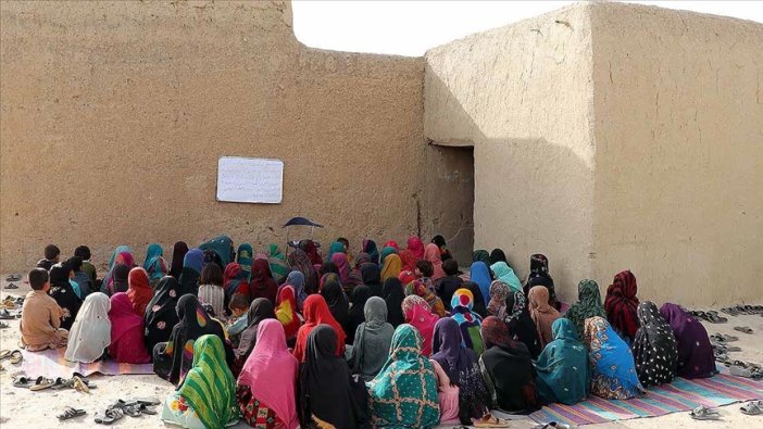 BM, Taliban'ın kadın çalışma yasağını kınayan karar tasarısını kabul etti
