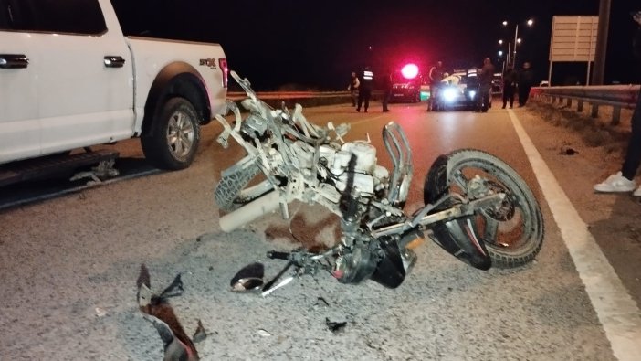 Edirne'de 3 aracın karıştığı kazada motosikletli hayatını kaybetti