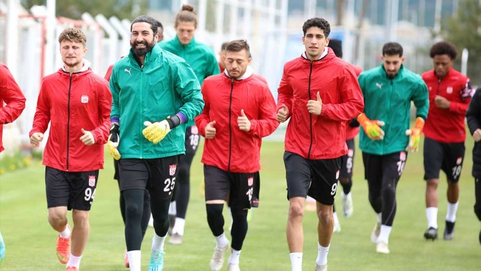 Sivasspor, Türkiye Kupası'ndaki Fenerbahçe maçı hazırlıklarına başladı