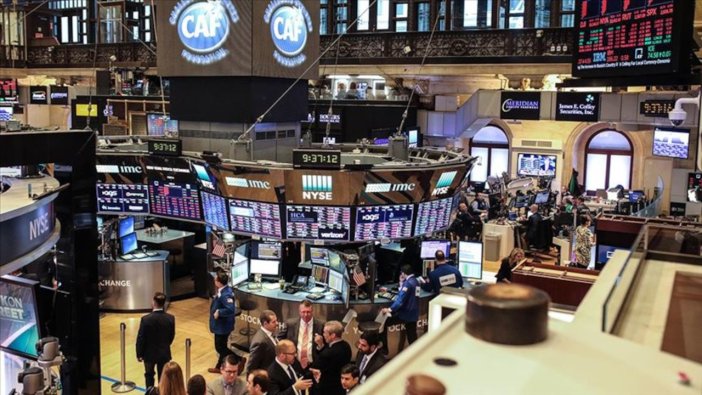New York borsası, First Republic Bank'ın JPMorgan'a satılmasının ardından karışık seyirle açıldı