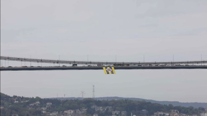 Fenerbahçe bayrakları köprülere asıldı