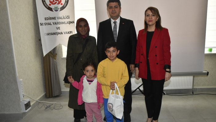 Edirne'de 32 Tip 1 diyabetli çocuğa 'Glikoz Ölçüm Cihazı' dağıtıldı