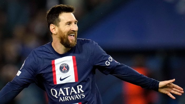 Kadro dışı bırakılan Messi, takım arkadaşlarından özür diledi
