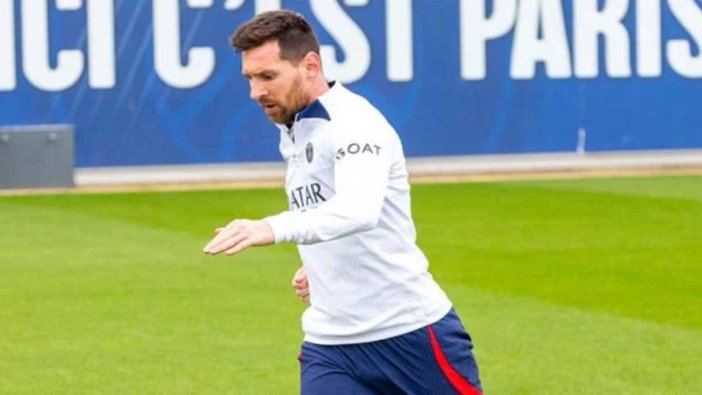 Hararetli günlerin ardından Messi takımıyla ilk antrenmanına çıktı