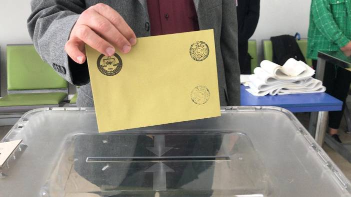 Yurt dışında kullanılan oylar Türkiye'ye getirilmeye başlandı