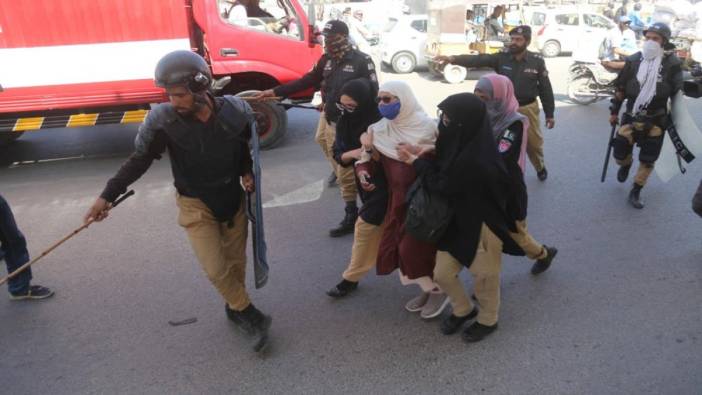 Pakistan'daki protestolarda can kaybı arttı