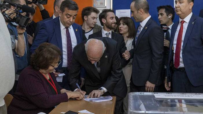 Bahçeli'nin oy kullandığı sandıktan Kılıçdaroğlu birinci çıktı