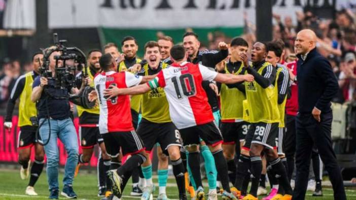 Hollanda'da Feyenoord, 6 yıl sonra şampiyonluğunu ilan etti