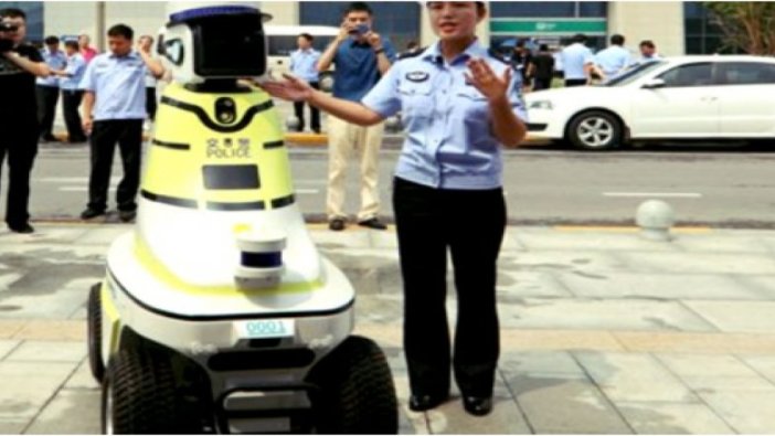 Trafik polisi alınan robotlar mesaiye başladı