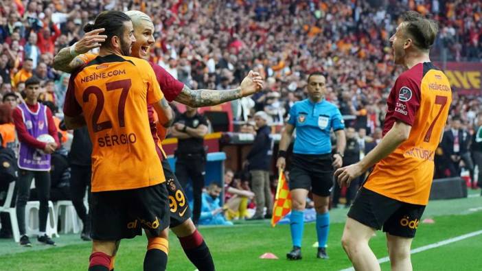 Galatasaray şampiyonluğa doğru: Sivasspor'u 2 golle geçti