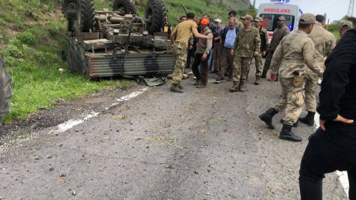 Ardahan'da askeri araç devrildi: 4 asker yaralı