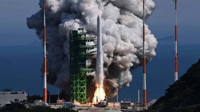 Güney Kore "Nuri" adı verdiği roketi başarıyla fırlattı