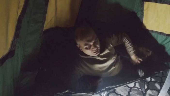 Kamp yapmaya giden adamın korku dolu anları! Çadırdan dışarı bile bakamadı