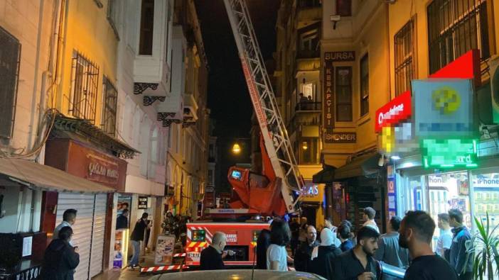 Beyoğlu'nda gece kulübünde korkutan yangın