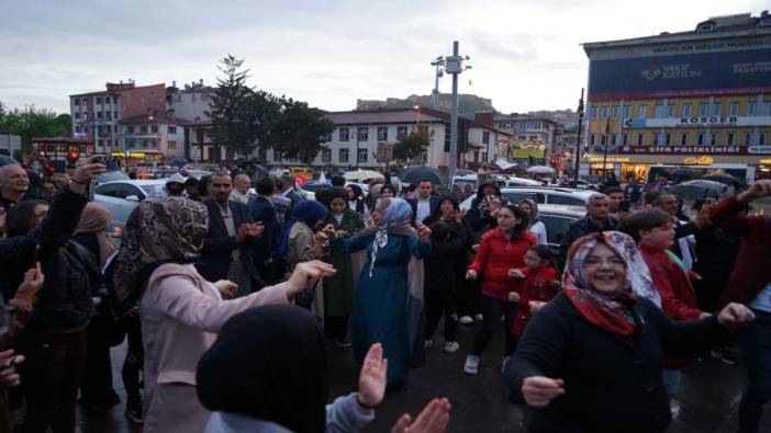 Kastamonu'da yağmur altında Erdoğan kutlaması