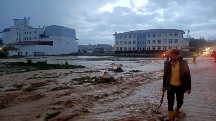Samsun'da sağanak ve dolu nedeniyle su baskınları yaşandı