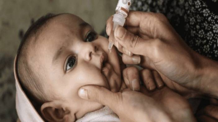 Çocuk felci aşısı yapan sağlık ekibine silahlı saldırı