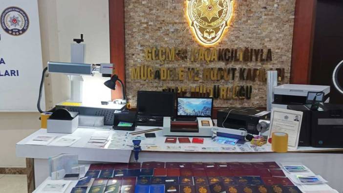 Sahte pasaport üreten şebekeye operasyon: 3 gözaltı