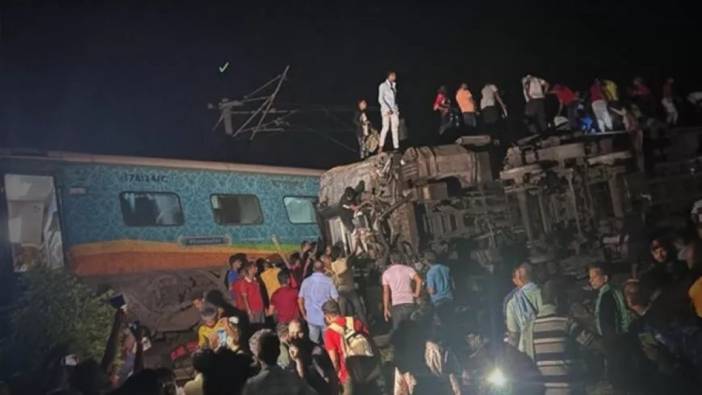 Hindistan'da felaket: Tren kazasında ölü sayısı 171’e yükseldi