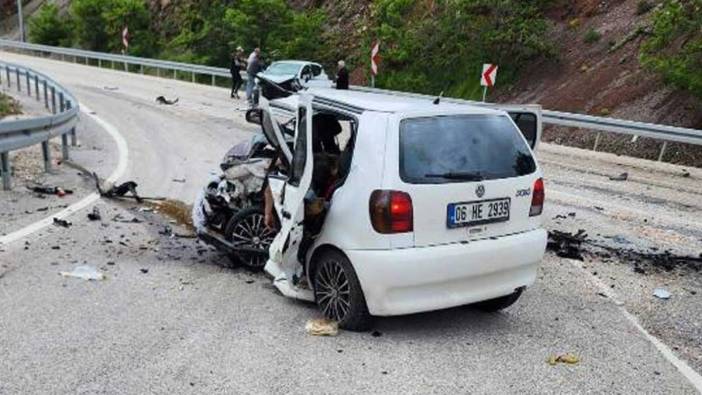 Ankara'da otomobiller kafa kafa çarpıştı: 3 ölü 4 yaralı