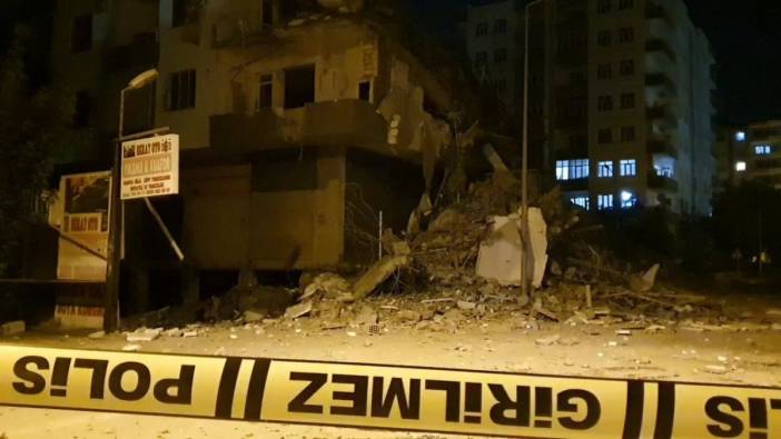 Diyarbakır’da depremlerde hasar gören 7 katlı bina çöktü!