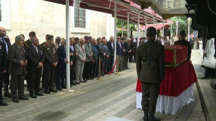 Eski İçişleri Bakanı Çetiner'in cenazesi İstanbul'da toprağa verildi