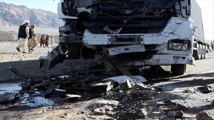 Afganistan'da facia: Minibüs devrildi 25 kişi hayatını kaybetti