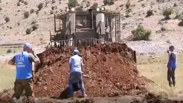 Lübnanlı çiftçiden İsrail buldozerine engel