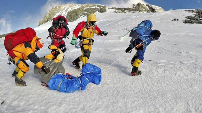 Everest'te dağcı ölümleri rekor kırdı