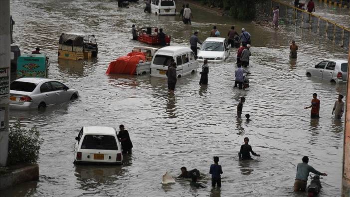 Pakistan'da şiddetli yağışlar sebebiyle 19 kişi öldü