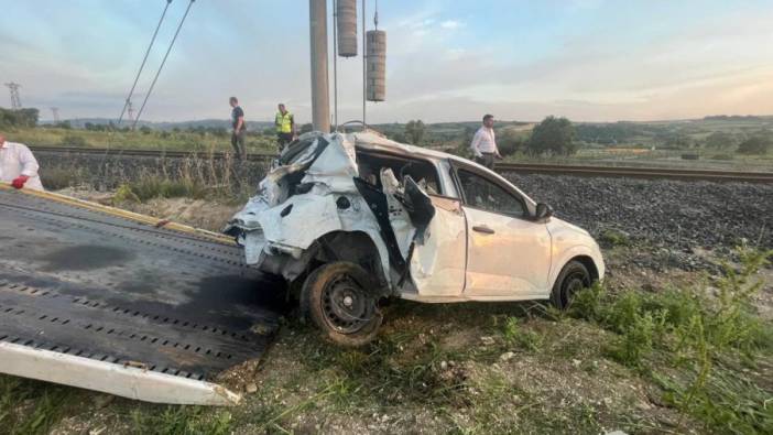 Çatalca'da tren otomobile çarptı: Faciadan dönüldü