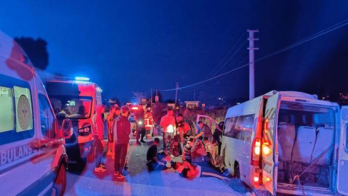 Susurluk'ta şarampole minibüs devrildi! 14 kişi yaralandı!