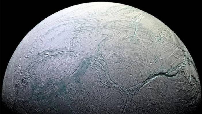 Satürn'ün uydusu Enceladus’ta yaşam olabilir!