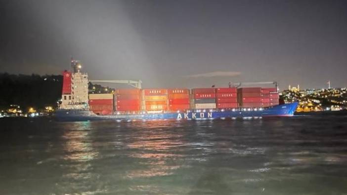 Üsküdar açıklarında arızalanan konteyner gemisi kurtarıldı