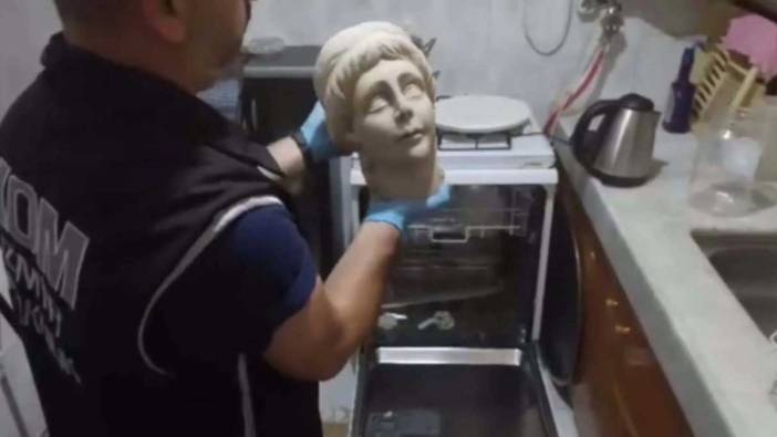 İzmir'de 2 bin yıllık heykel başı bulaşık makinesinden çıktı